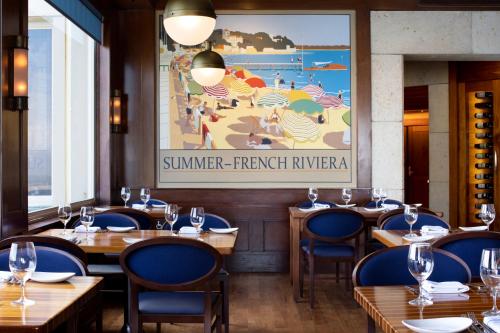 Restoran atau tempat lain untuk makan di Monterey Plaza Hotel & Spa
