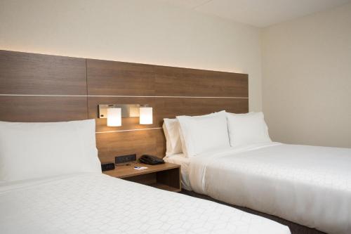 Postel nebo postele na pokoji v ubytování Holiday Inn Express Chelmsford by IHG