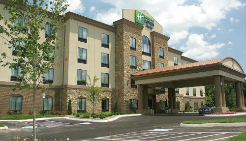 Holiday Inn Express & Suites - Cleveland Northwest, an IHG Hotel