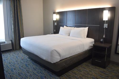 Candlewood Suites - Nashville Metro Center, an IHG Hotel Image