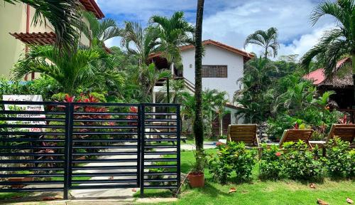 Ola Bonita BeachFront Apart Hotelにある庭