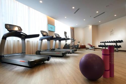 
The fitness center and/or fitness facilities at Dorsett Chengdu
