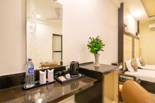 Gallery image of Hotel Satkar in Surat