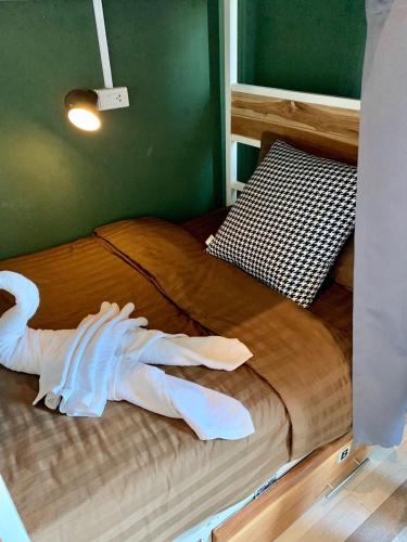 Ένα ή περισσότερα κρεβάτια σε δωμάτιο στο You Empire Hostel & Bar