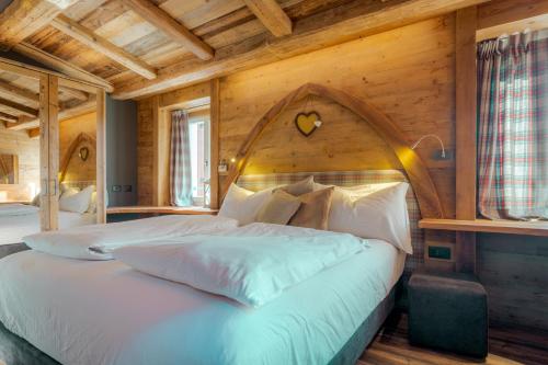 Gallery image of John Luxury Suites in Folgaria