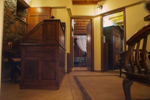 Imagen de la galería de Montecristo Chalet, en Palaios Agios Athanasios