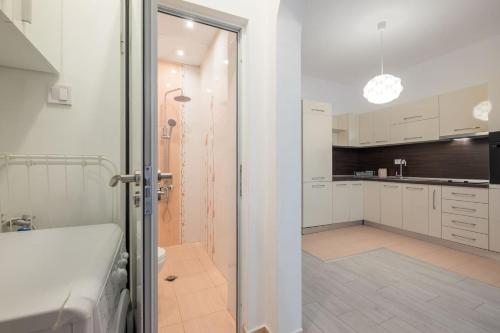 Vonios kambarys apgyvendinimo įstaigoje Your perfect place to stay on Vitosha str Apt