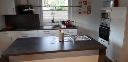 Ferienwohnung Ellmererにあるキッチンまたは簡易キッチン