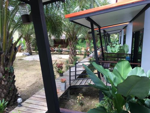 En have udenfor Khao Sok Residence Resort