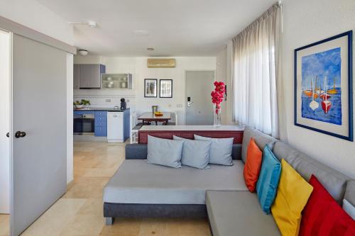 Dapur atau dapur kecil di Apartamentos Centremar