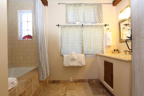 Un baño de Forest Lodge