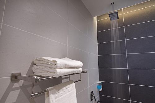 Un baño de Sri Enstek Hotel KLIA, KLIA 2 & F1