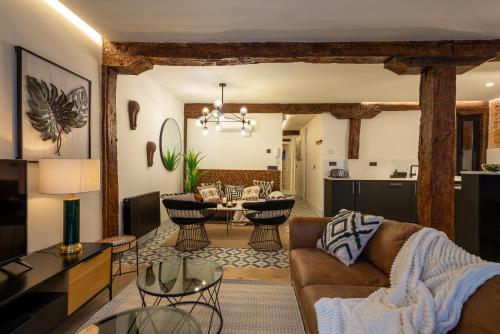 Cortes AC by Staynnapartments
