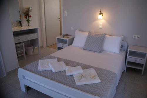 Gallery image of Corali Beach Hotel in Ios Chora