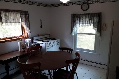 Η κουζίνα ή μικρή κουζίνα στο The Open Door in Jefferson NY