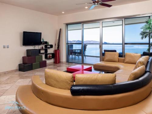 Playa Blanca Oceanview Condo – Photos 4