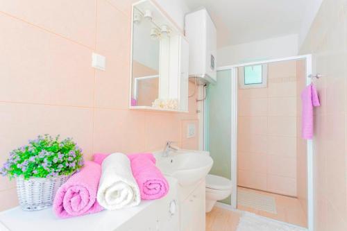 Koupelna v ubytování Holiday Home Nona