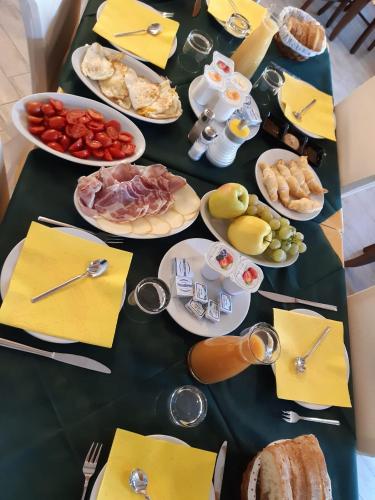 Mad på feriegården eller i nærheden