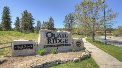Pinnacle Pointe Resort by Discover Kelowna Resort Accommodations
