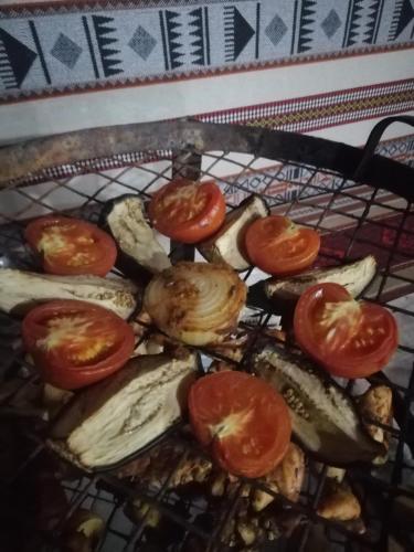 Makanan di atau berdekatan perkhemahan mewah