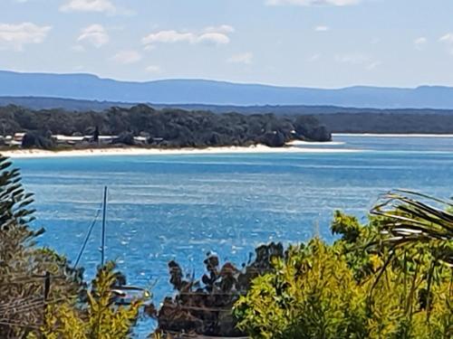 Φωτογραφία από το άλμπουμ του Marazul Paradise Beach House- Panoramic Ocean Views σε Vincentia