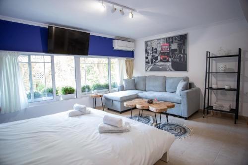 Posteľ alebo postele v izbe v ubytovaní Thessaloniki Center Small Studio Apartment
