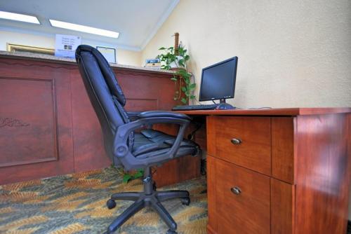 Μια τηλεόραση ή/και κέντρο ψυχαγωγίας στο Americas Best Value Inn Killeen Ft Hood