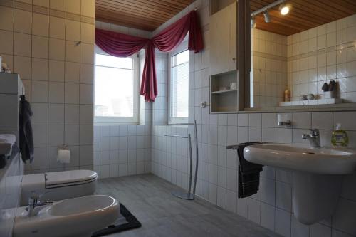 Koupelna v ubytování Ferienwohnung Schwalbe, 15111