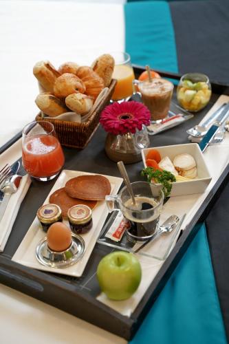 Jídlo v hotelu nebo okolí