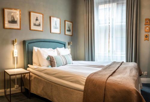 Lady Hamilton Hotel Image