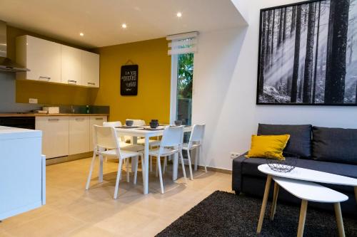 Kuchyň nebo kuchyňský kout v ubytování Côté terrasse