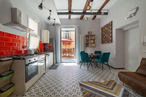 Galeriebild der Unterkunft Design Apartment with Terrace Next Toledo Metro Stop in Neapel