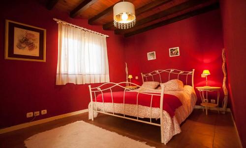 Ένα ή περισσότερα κρεβάτια σε δωμάτιο στο Chalet Robayera a línea de playa