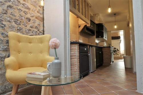 Η κουζίνα ή μικρή κουζίνα στο La Suite, love room, Grand Jacuzzi, port de plaisance de Saint Valery En Caux