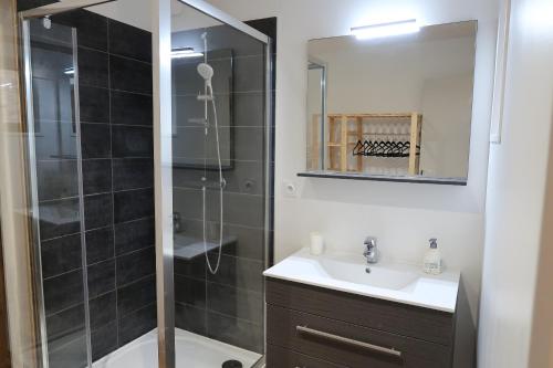 Ένα μπάνιο στο La Suite, love room, Grand Jacuzzi, port de plaisance de Saint Valery En Caux