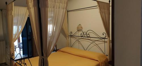 A bed or beds in a room at Bed&Breakfast Castagna