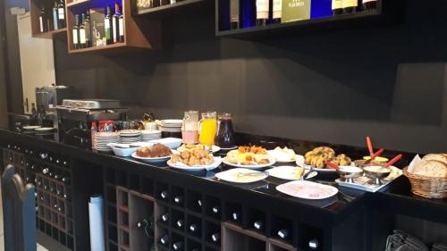 Makanan di atau berdekatan hotel