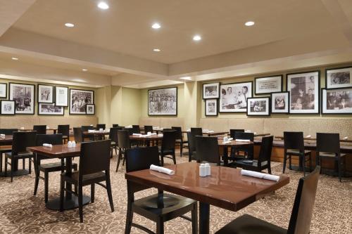 Restoran atau tempat lain untuk makan di USC Hotel