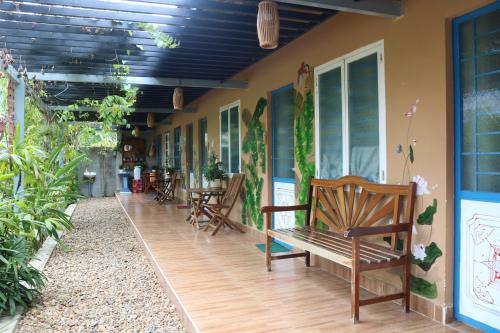 Патио или другая зона на открытом воздухе в Yellow Farm Homestay at Tuy Hòa Phú Yên