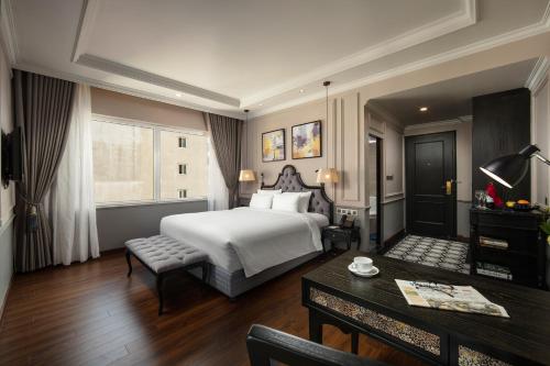 Postel nebo postele na pokoji v ubytování Imperial Hotel & Spa