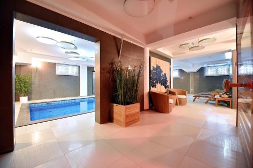 Swimming pool sa o malapit sa Hotel Ziya