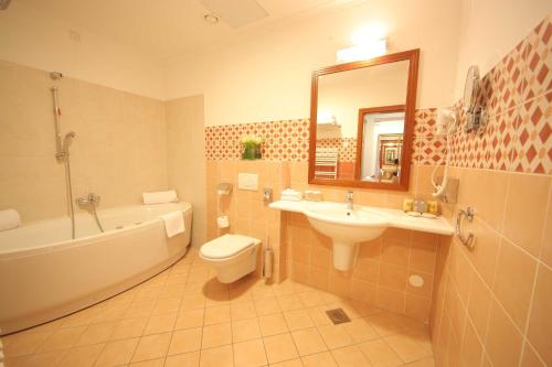 A bathroom at Hotel Lovec