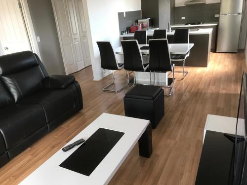 Χώρος καθιστικού στο Tasha's Apartments on Kerry