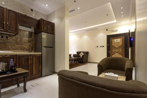 Kuchyň nebo kuchyňský kout v ubytování Al Mokhtar 2 Furnished Units
