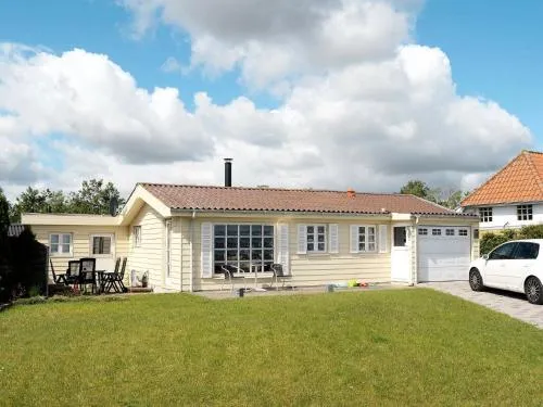 Three-Bedroom Holiday home in Frørup 3 picture
