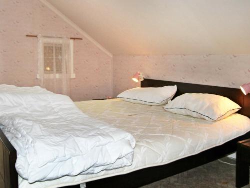 Afbeelding uit fotogalerij van Five-Bedroom Holiday home in Masfjordnes in Masfjorden
