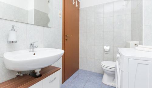 Bilik mandi di Zvijezda Mora Apartment