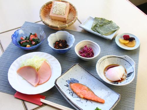 الطعام في الريوكان أو بالجوار