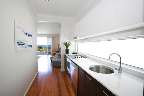 Gallery image of Caves Coastal Bar & Bungalows in Caves Beach