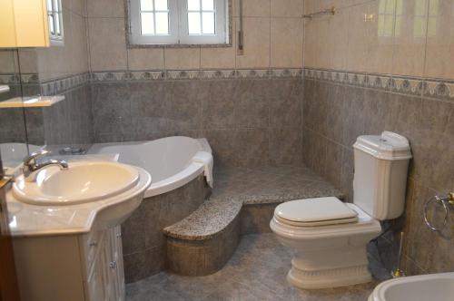 Een badkamer bij Hope House